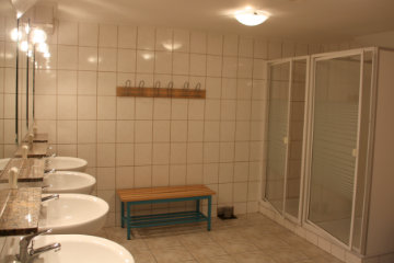 Duschen Herren, UG